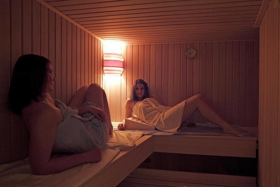 Wellnesshotel Schiesselhof Grafenhausen Buitenkant foto